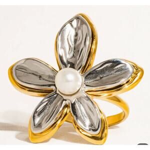 Killian 18K Gold Non-Tarnish Pearl Flower Ring